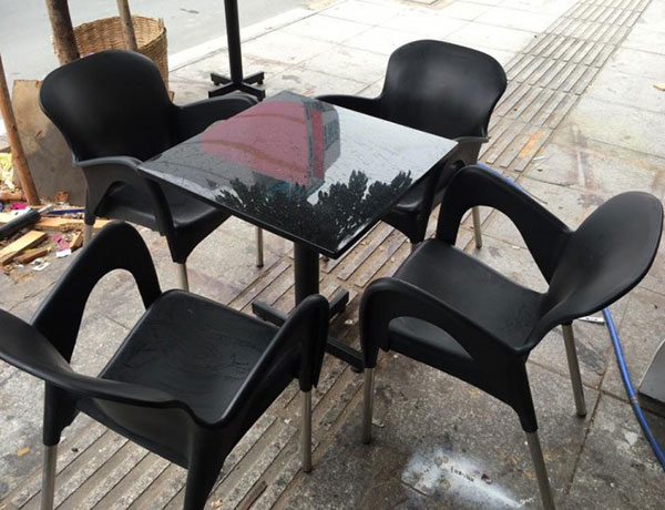Thanh lý bàn ghế cafe tại Cần Thơ từ nhựa bền bỉ, dẻo dai, chất lượng cao