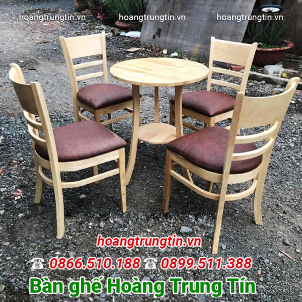 bàn ghế cafe trong nhà gỗ nệm